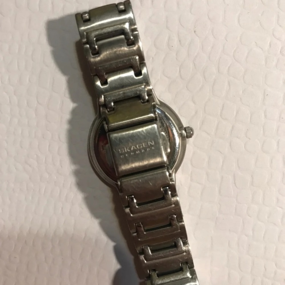 Watch - Picture 4 of 4